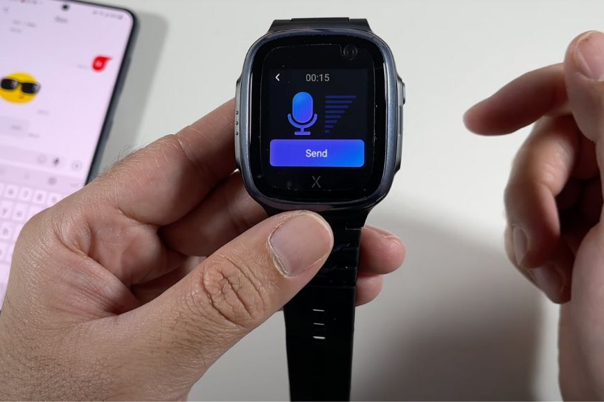 Man sieht eine Sprachnachricht auf der XPLORA X5.